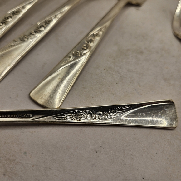 Revelation Silverplate Flatware 61 Piece Set IS Service For 8 Used Condition.  - Picture 6 of 15